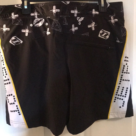 NWT Runway Jetpilot Boardshorts Sz 9 - Picture 3 of 4